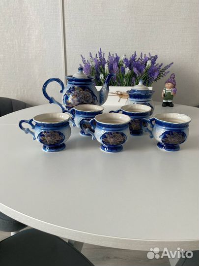 Сервизы подарочные 2 разных комплекта