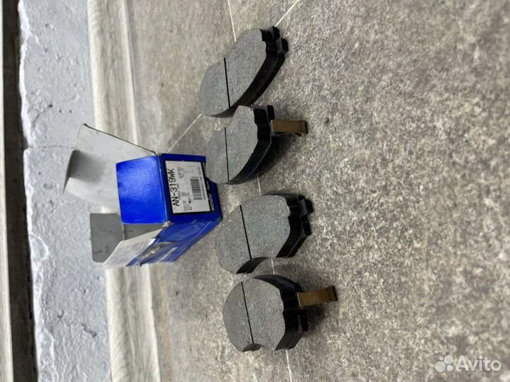 Тормозные колодки Akebono an319wk