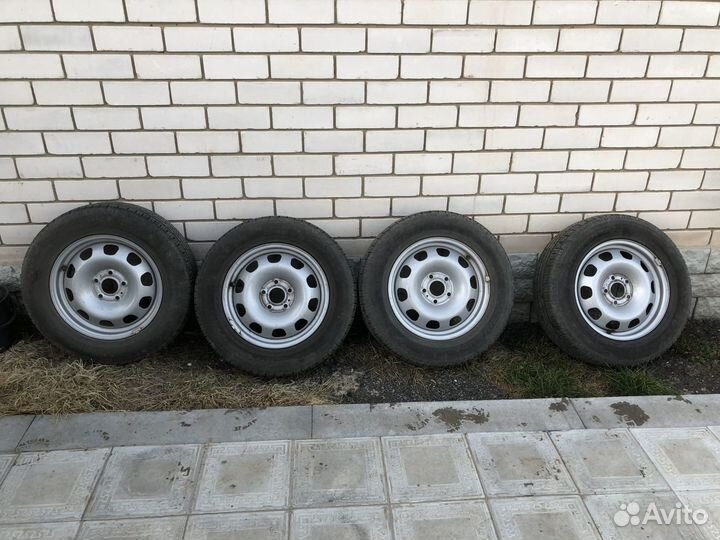 Комплект колес r16 летних на Рено Дастр