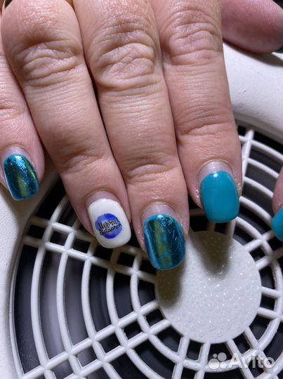 Маникюр с покрытием лаком