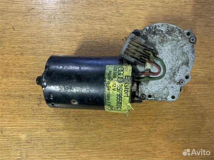 Моторчик стеклоочистителя передний VW Passat B4