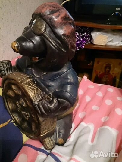 Енот пират.керамическая статуэтка