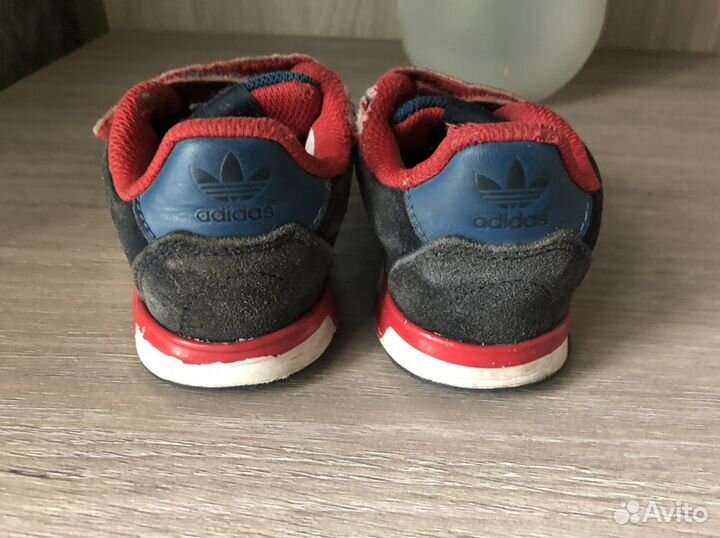 Кроссовки adidas