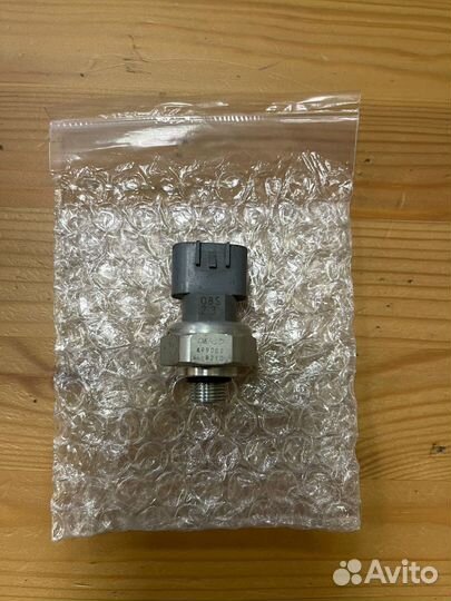 Датчик давления кондиционера Mitsubishi Pajero 4