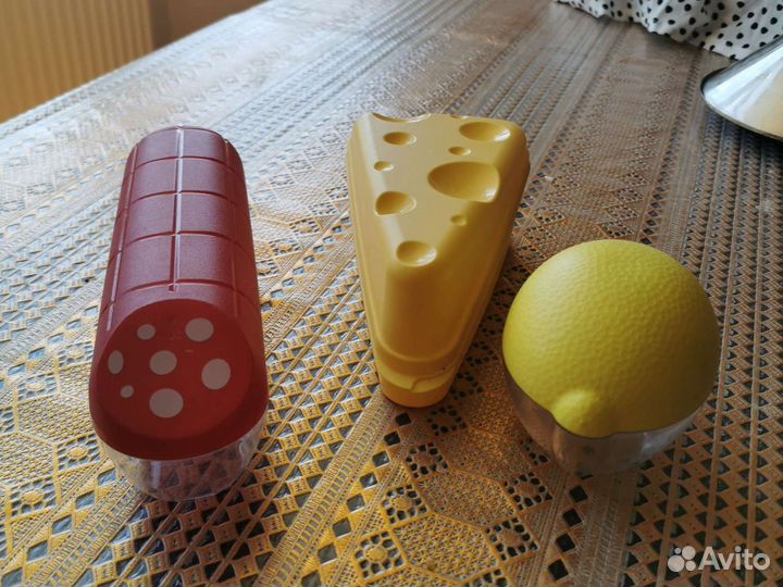 Контейнеры для сыра, калбасы и лимона