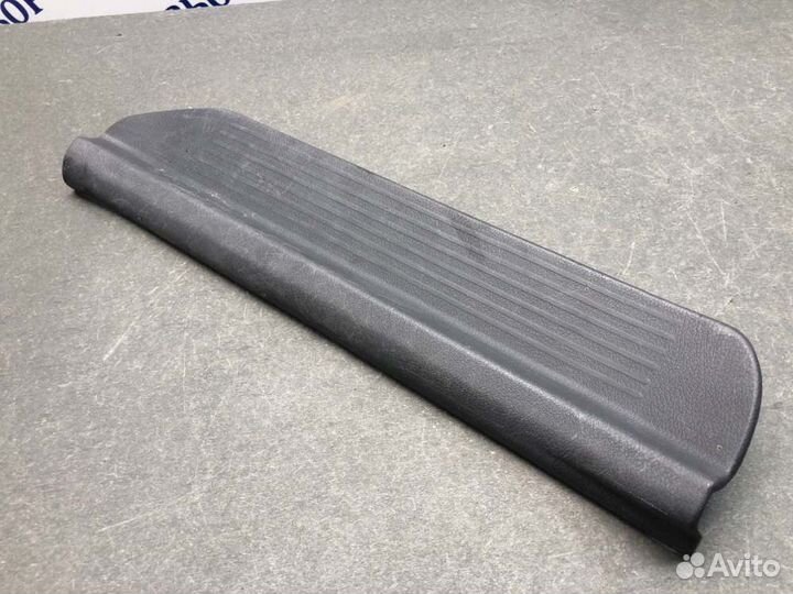 Обшивка порога задняя правая Mazda 323 BA Z5DE