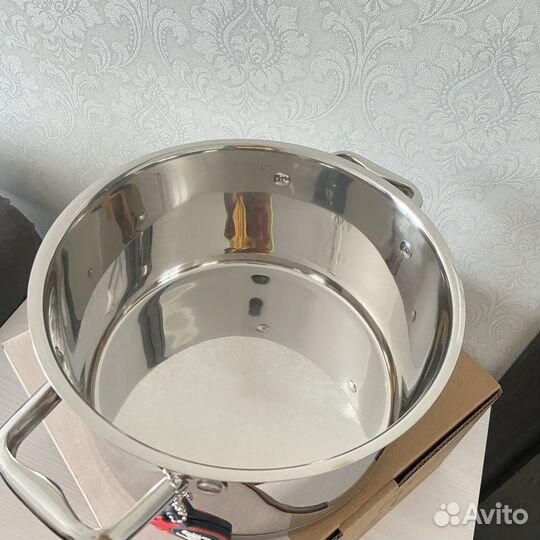 Новая Кастрюля 4,5L