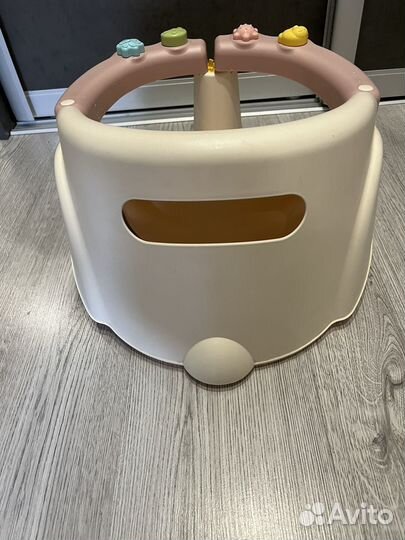 Стульчик для купания в ванной