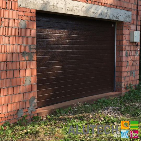 Секционные ворота alutech