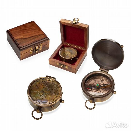 Компас с гравировкой карта мира в деревянном футля