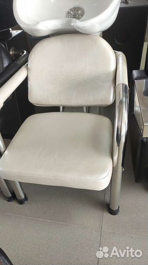 Парикмахерское кресло