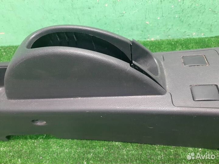 Консоль центральная (без подлокотника) Suzuki Ign