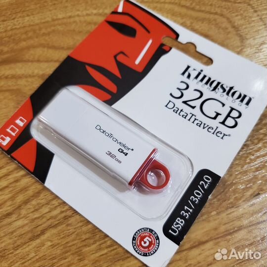 Флешка Kingston и Sandisk