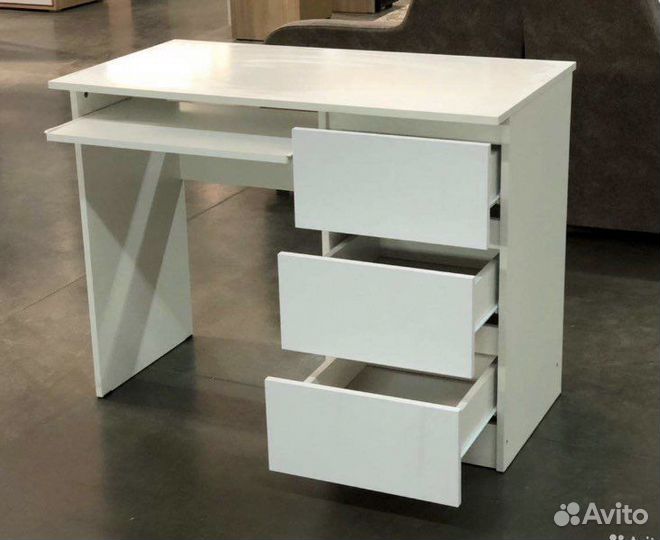 Письменный стол