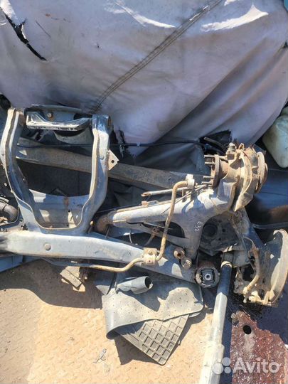 Задние рычаги ступица на бмв е32 750