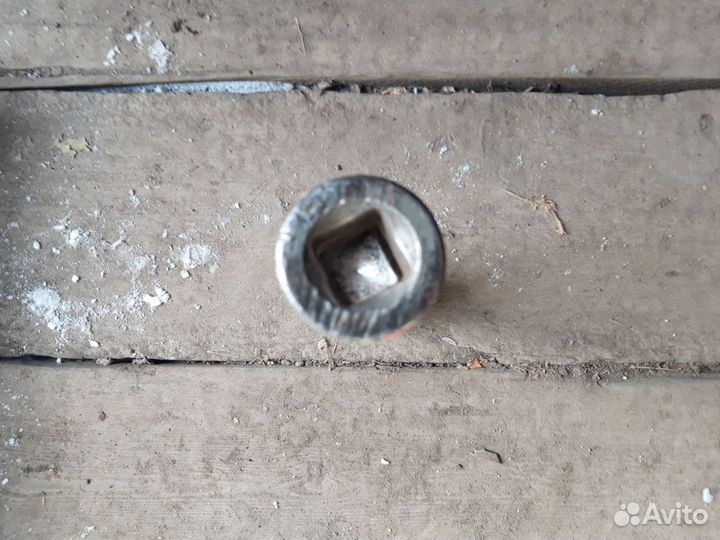 Ключ балонный 38