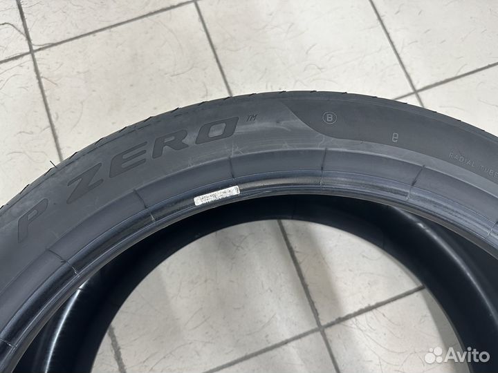 Pirelli P Zero 285/40 R22 110Y