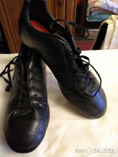 Футбольные бутсы demix