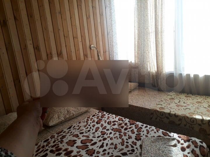 Комната 18 м² в 6-к., 2/2 эт.