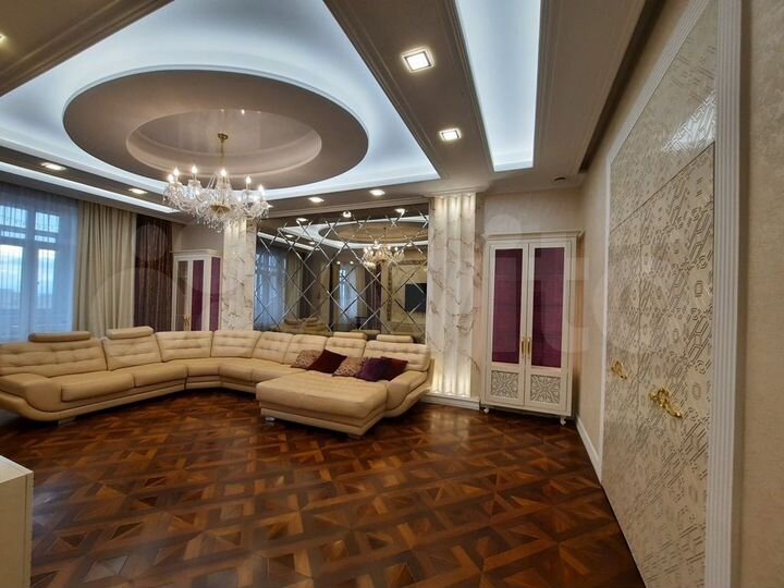 4-к. квартира, 152 м², 12/12 эт.