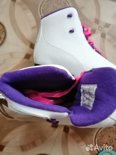 Коньки фигурные новые утеплённые, Р-р 41
