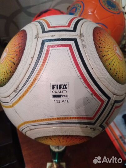 Футбольный мяч adidas jabulani