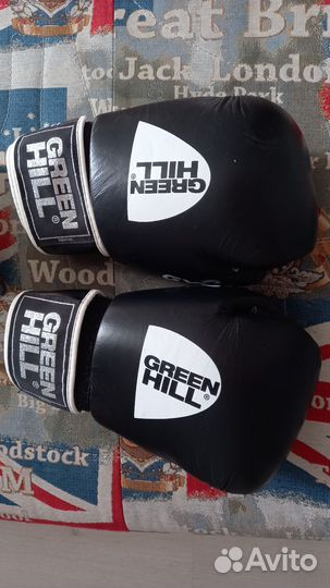 Боксерские перчатки