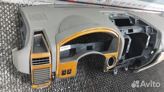 Панель приборов (торпедо) infiniti QX56 (1BA06IS01