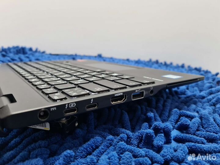 Ноутбук Fujitsu LifeBook i5 16/256 IPS Вес 900гр