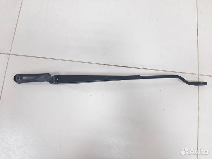 Поводок стеклоочистителя передний левый Skoda Octa
