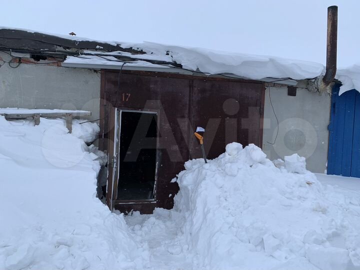 Гараж, > 30 м²