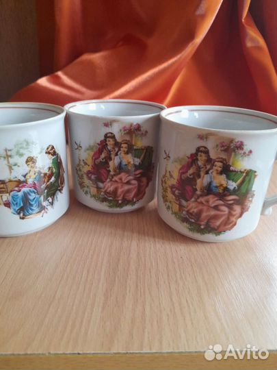 Заварочный чайник и 3 чашки