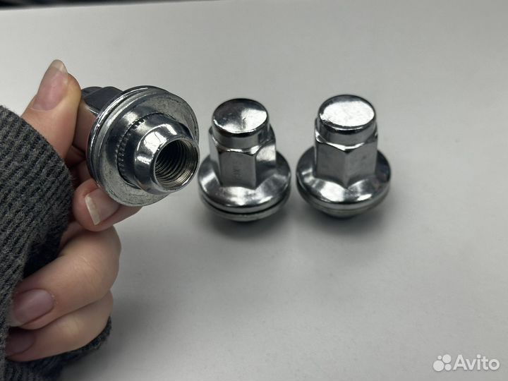 Гайки для колес Lexus LX570
