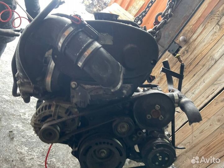 Двигатель контрактный B5254T2 210 л.с