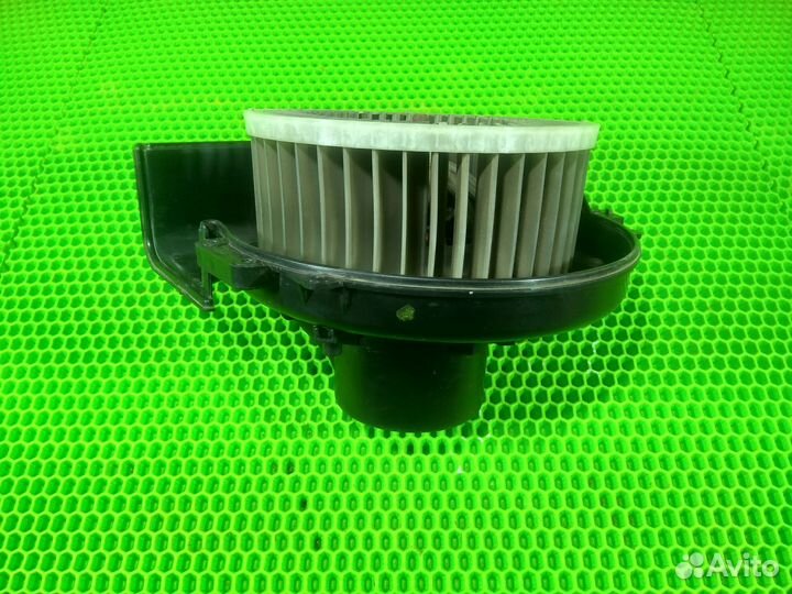 Моторчик вентилятор печки отопителя Skoda Fabia 1