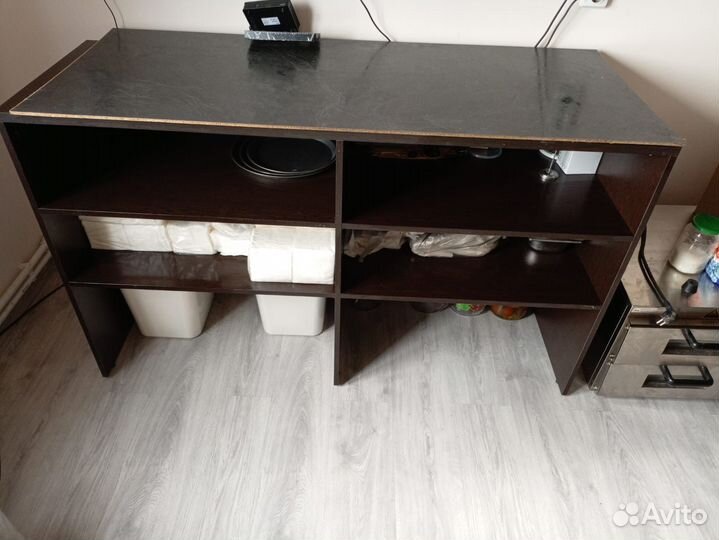 Барная стойка,прилавок,витрина