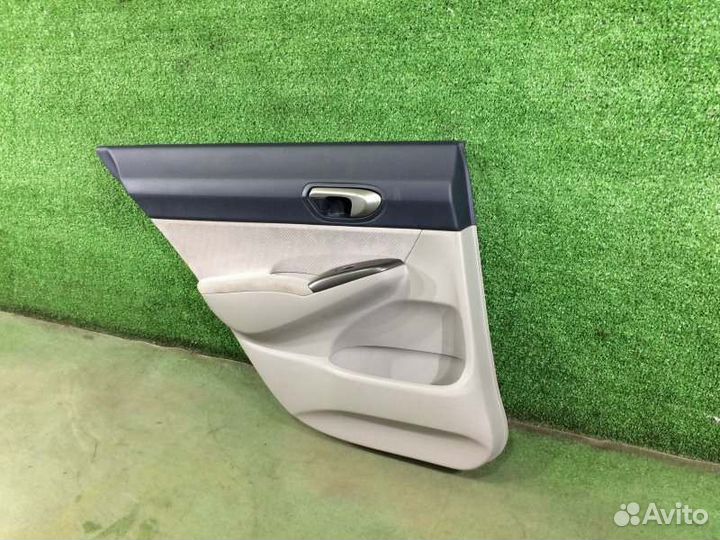 Обшивка двери задняя левая Honda Civic FD1 R18A