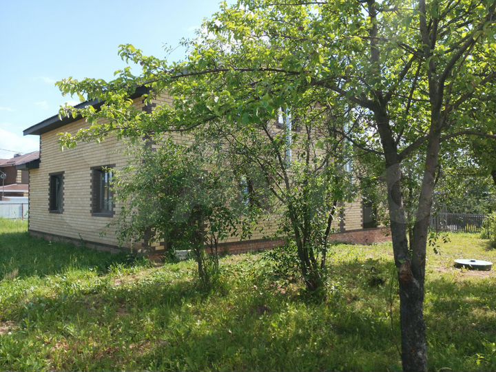 Дом 180 м² на участке 7,5 сот.