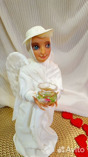 Ангел-оберег с золотой рыбкой ручной работы