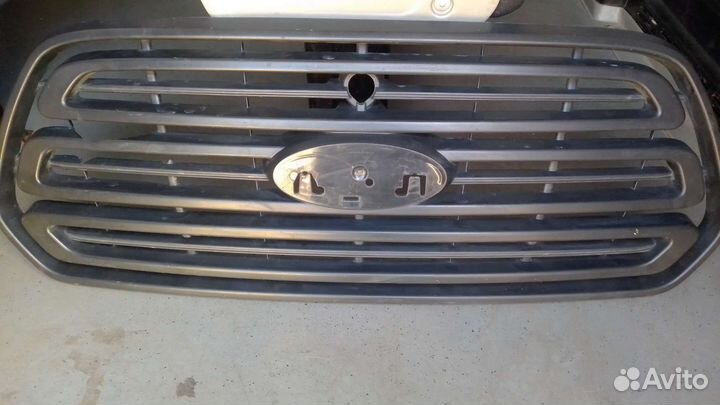 Решетка радиатора Форд transit 2016+