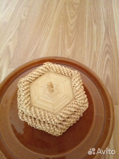 Шкатулка из соломки