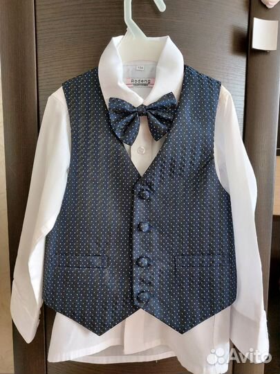 Белая рубашка, жилетка, бабочка р-р 104