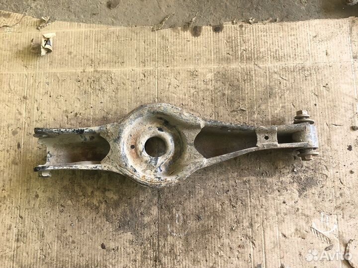 Suzuki grand vitara рычаг