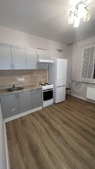 2-к. квартира, 50 м², 10/16 эт.