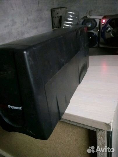 Рабочий бесперебойник с аккумуляторами