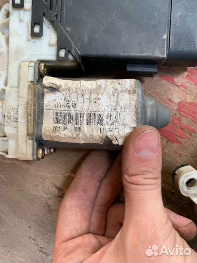 Моторчики стеклоподъемников Volkswagen Bora Golf 4