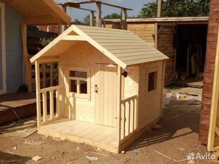 Детский домик деревянный