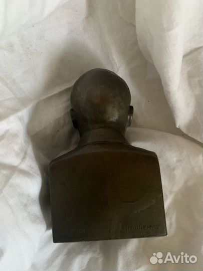 Бюст Ленина