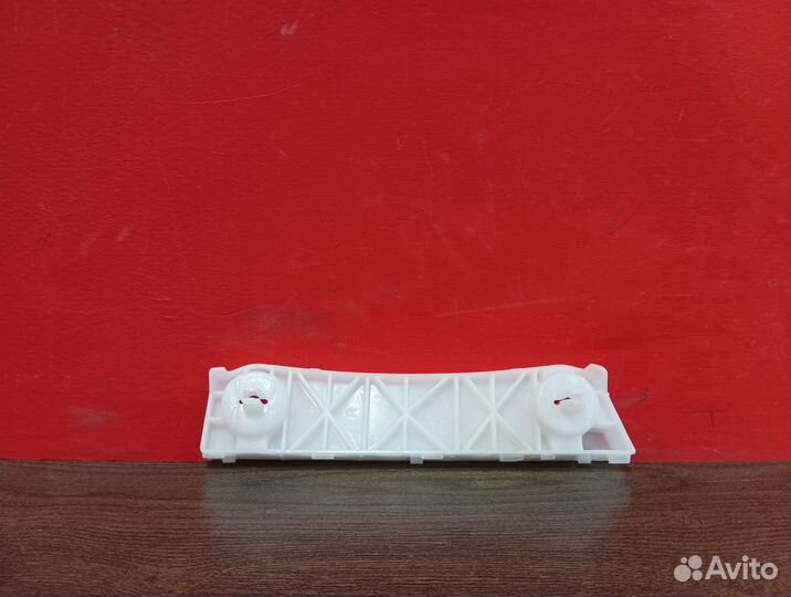 Кронштейн бампера переднего Nissan Almera G15