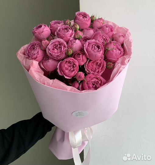 Букет из пионовидных кустовых роз для любимой